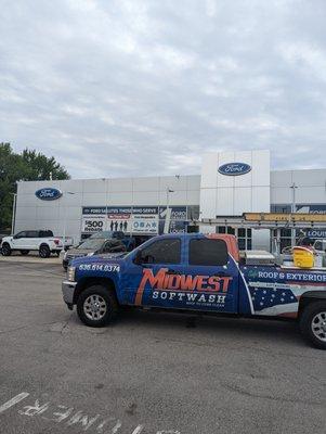 dealership building wash