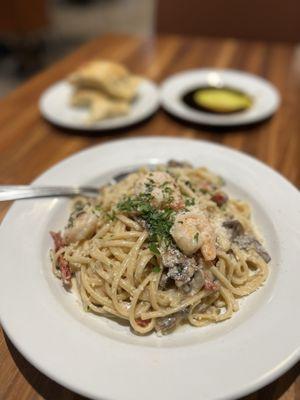 Creamy Garlic Chicken (substitute shrimp)