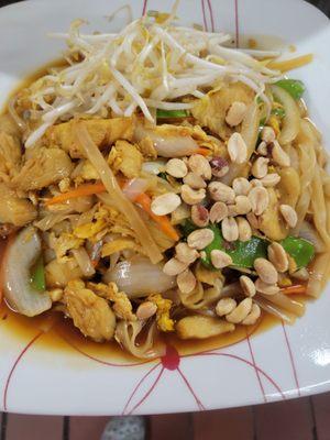 Chicken pad thai