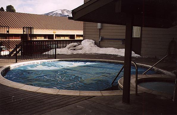 Pool, jacuzzi and sauna