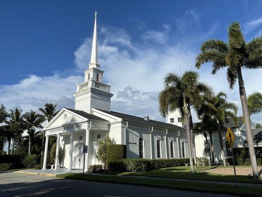 Naples United Church of Christ: Come for world class music & stay for a congregation that welcomes ALL people.