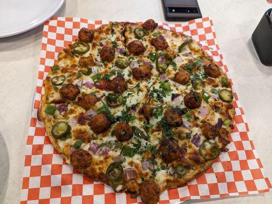 Vegetarian Manchurian pizza