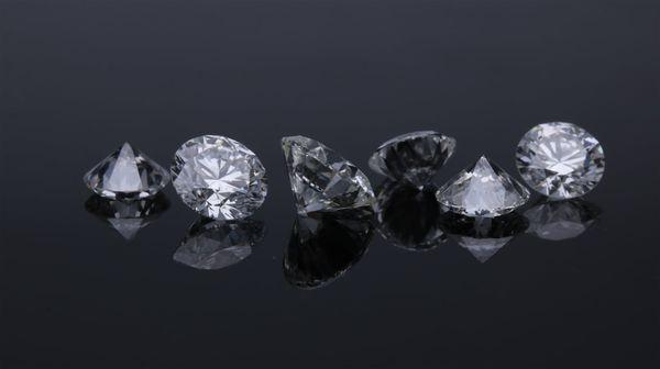 Sell your diamond in San Francisco, we buy loose diamonds and engagement rings of all sizes, and diamond jewelry of all types