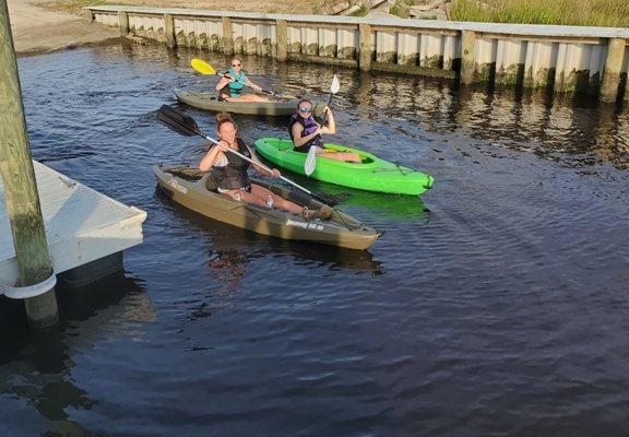 Bring your boat, canoe, etc.  You have free access the ramp.  We are on the Intracoastal Waterway.  Go to Beaufort or Oriental!