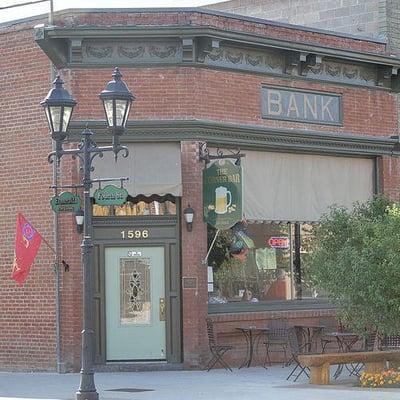 The building was originally the Farmer's Bank built in 1909.