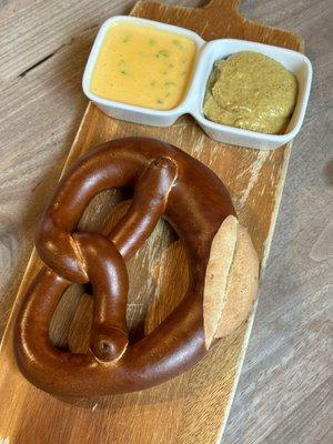 German Pretzel w/ queso & mustard