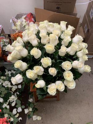 a special tribute, 50 white roses for 50 years of love