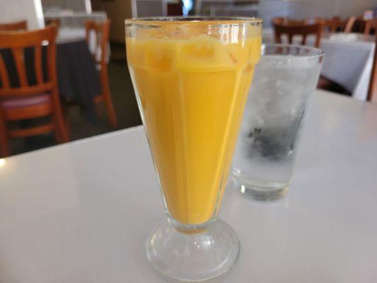 Mango lassi