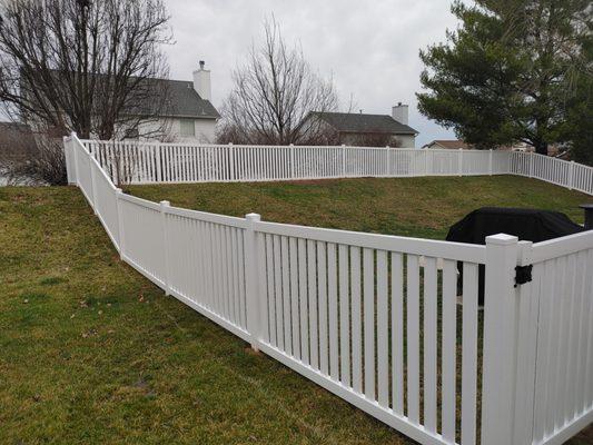 vinyl picket fence installed installed in Warrenton ,Mo 63383 by America's fence