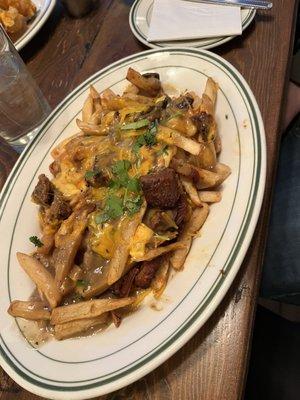 Brisket poutine