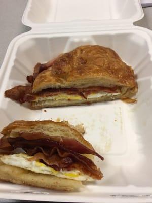 No cheese! Croissant, egg+bacon! Yes please! Nom nommm