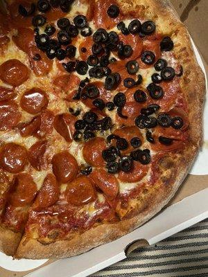 Pepperoni/Black Olive Pizza