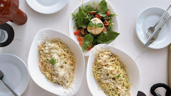 CARBONARA, CARBONARA SALMONE, and caprese salad