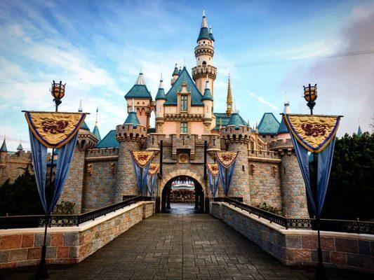 Only minutes away from Disneyland!