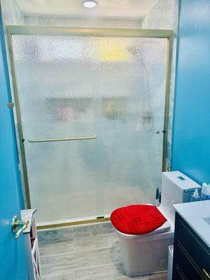 Good quality of glass shower door