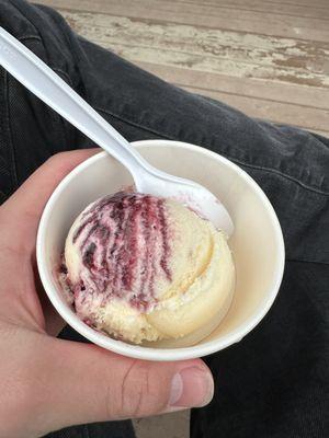 Blackberry ice cream