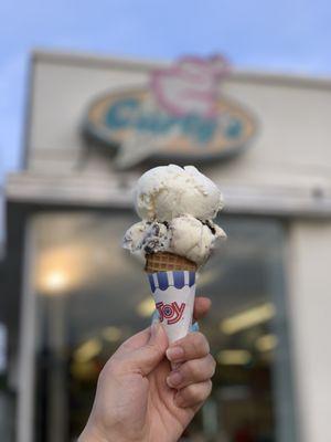 Small cone (~$6) with half coconut cream & half banana Oreo on a sugar cone.