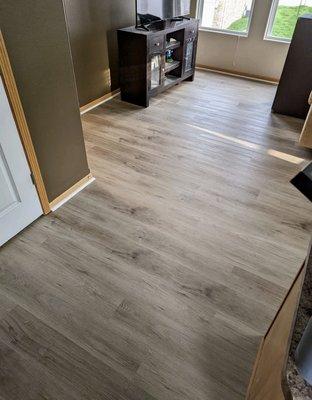 Vinyl Plank Flooring 
LVP Waterproof Flooring