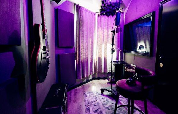 STUDIO B VOCAL BOOTH - PLAYBACK RECORDING STUDIO LOS ANGELES