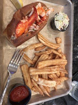 $30 Connecticut lobster roll. Good but not worth it.