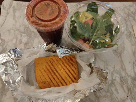 Complete Day Juice (Kale, Beets, Apples, Carrots), Salad and Beef Patty