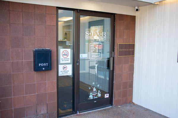 Entrance of STAR Physical Therapy - Murfreesboro Highland