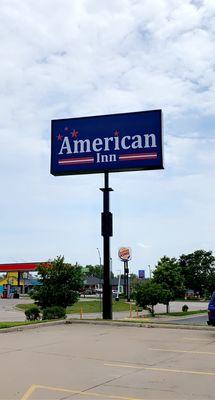 American Inn Sign