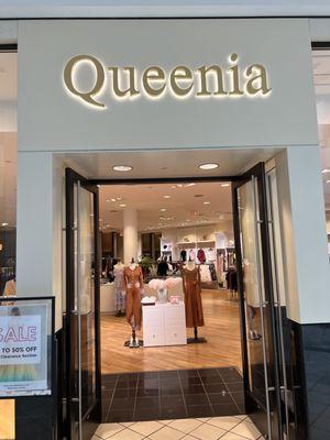 Here's the main entrance of Queenia