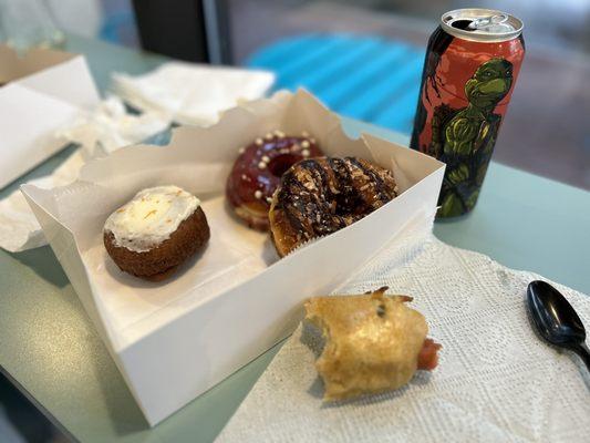 Donuts and beer/prosecco!