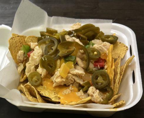 Chicken nachos with jalapeños