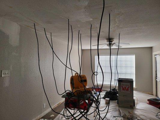 Drying a ceiling