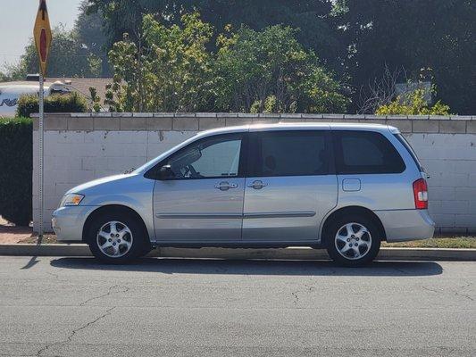 The painting of door did not blending with the whole car?