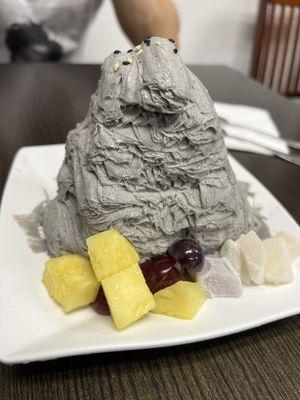 Black sesame shave ice