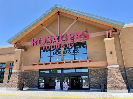 Rosauers Foods & Rx Storefront and Entrance