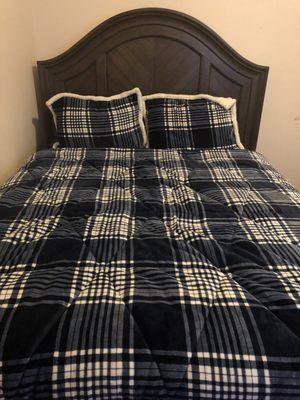 Queen size everything for under $1000. Bed frame rocks