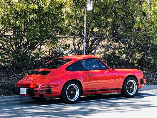 Porsche 911 Carerra - Heavy restoration including new body rubber.