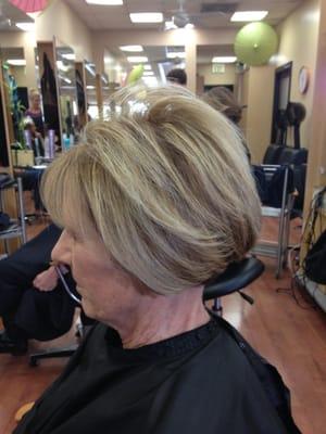 Highlights color Layered Bob