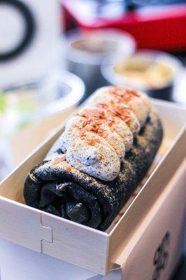 Black Sesame Crepes Roll /