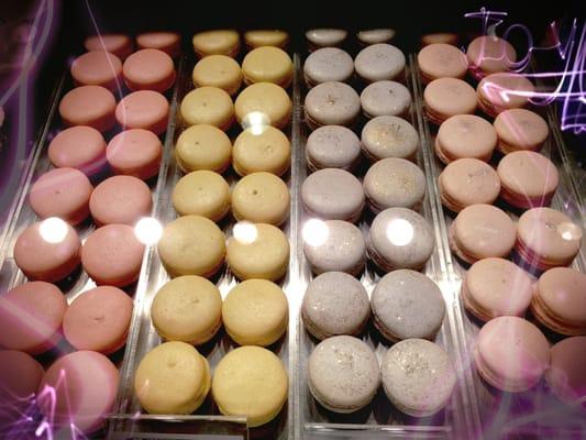 Fruity macaroons, balanced out the sweetness with rich flavors. Another Yum! :)