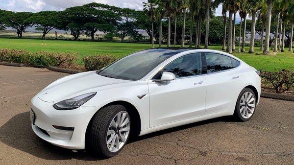 Explore Maui in an electric rental car