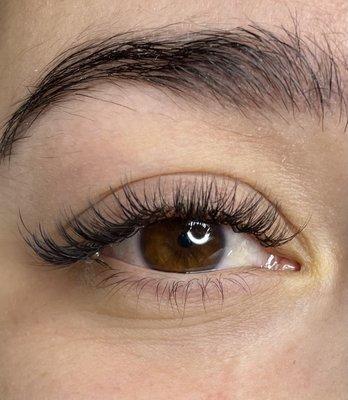 Stunning cat eye lash extensions