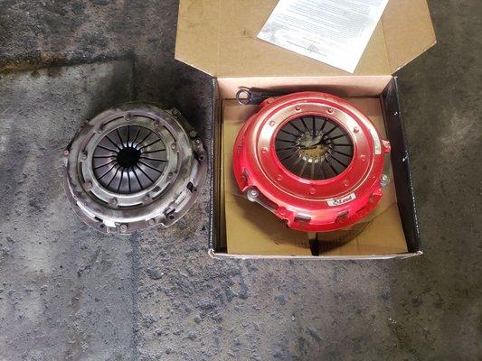 New and old Clutch for Ford Mustang GT.