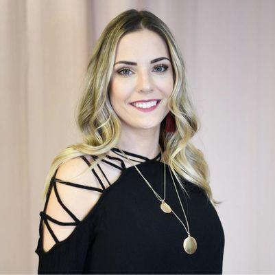 Meet Emma, the owner of Esthi Emma in Folsom, California. Emma is a licensed esthetician and permanent makeup artist.