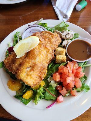 Mossbacks island salad with walleye