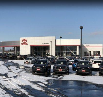 Winter image of the Kalispell Toyota Storefront.