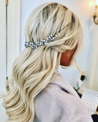 Wedding hair/formal finish