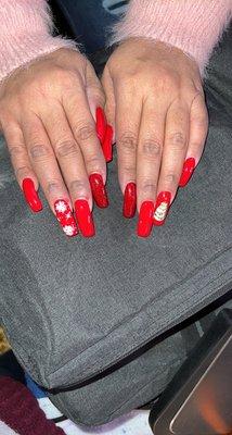 Christmas  nails by Kim @ Davi Nails  inside Walmart