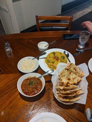 Rogan Josh, Vegetable Biryani, Naan, Garlic Naan, white rice