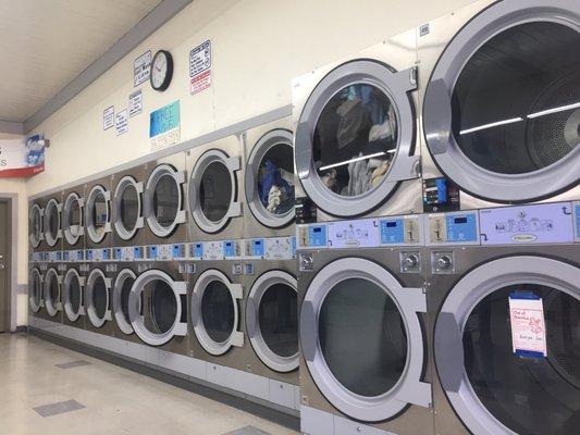 Plenty of big dryers at $.25 for 4 min.