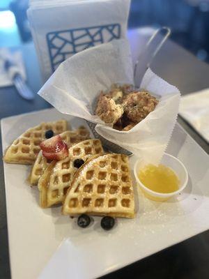 Fried shrimp & waffle